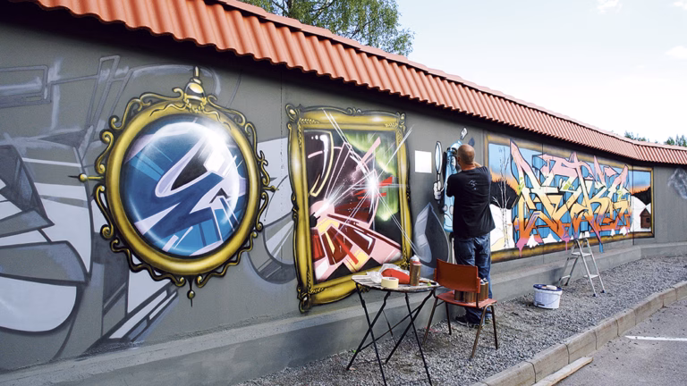 Ljusterö vill ta graffitin till finrummet