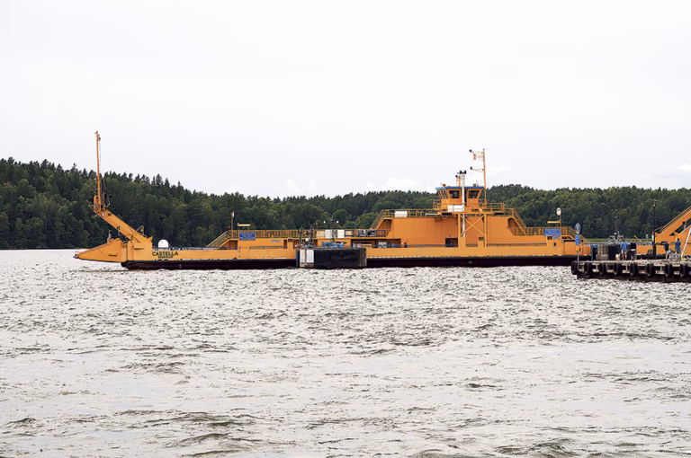 Rindöfärja körde med styrfel i flera månader