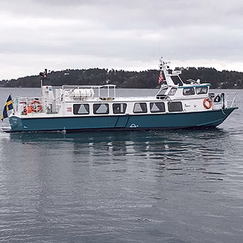 Trevande start för pendelbåt från Rindö