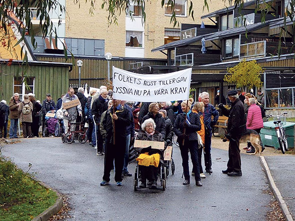Äldre demonstrerade mot privatisering