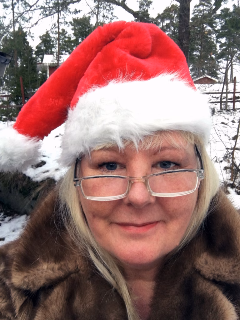 Lena sprider tomteglädje på ön