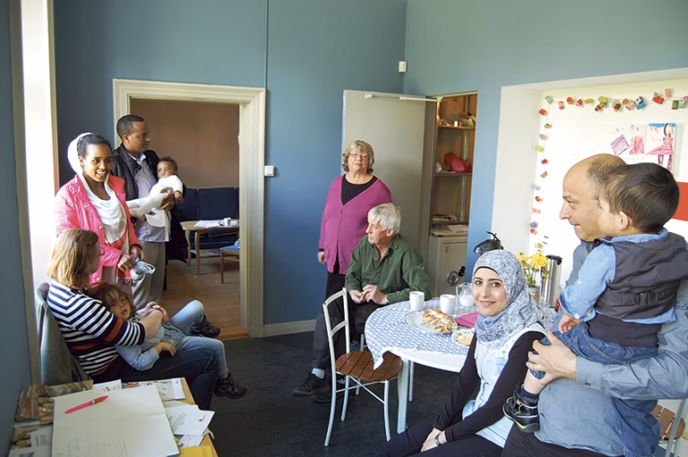 Nya och gamla öbor möts i Tullhuset