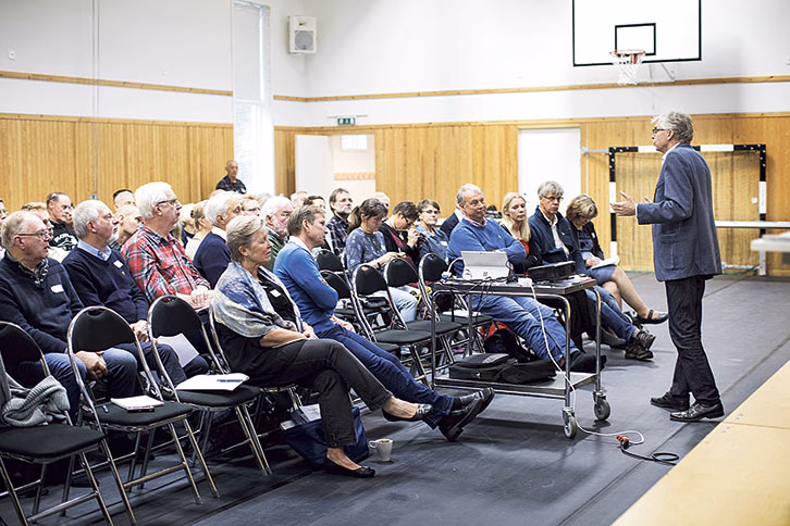 Politiker pressades på riksförbundets möte