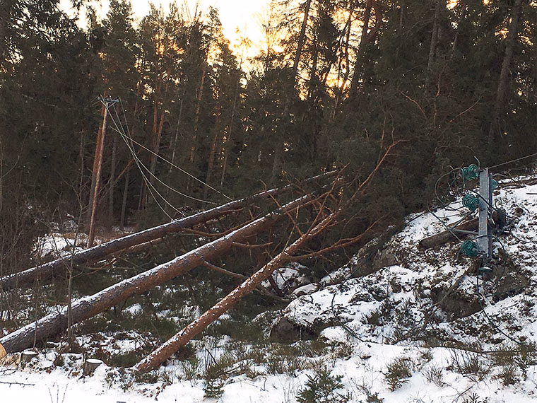 Skärgården strömlös efter stormen